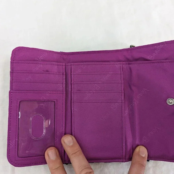 Vera Bradley Blue floral quilted wristlet one size many pockets O7 - Picture 4 of 7